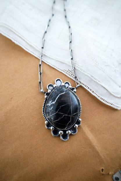 Cally Necklace