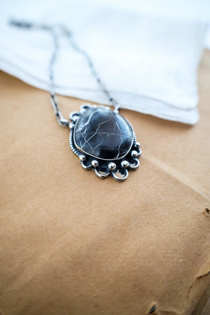 Cally Necklace