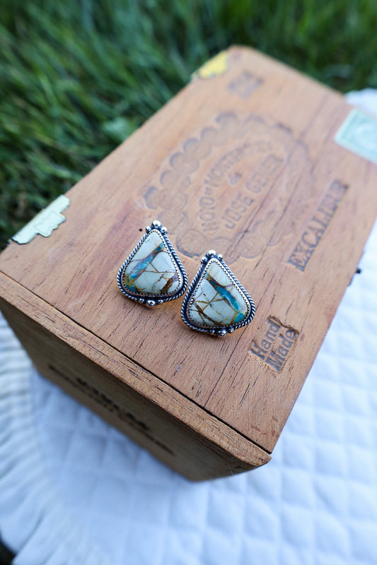 Valerie Studs