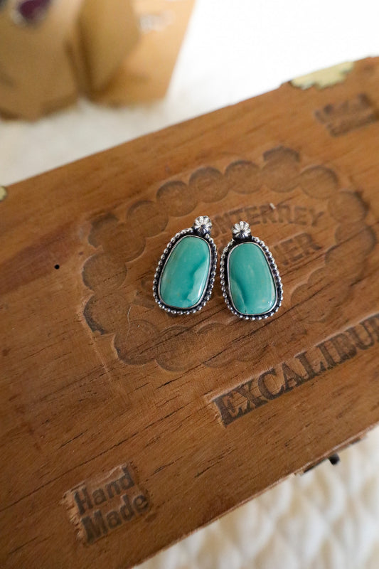 Simple Studs F