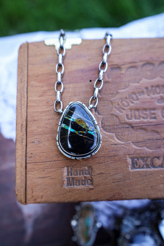 Boulder Necklace - Black Jack