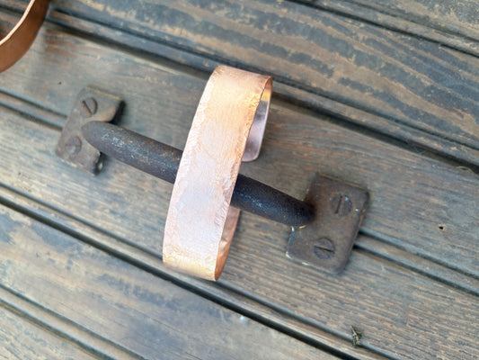 I Cuff - Edge hammered cuff